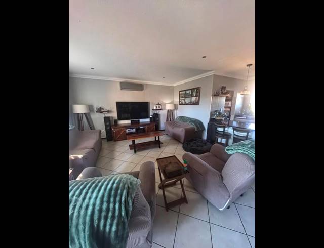 3 BEDROOM TOWNHOUSE FOR SALE IN MONAVONI
